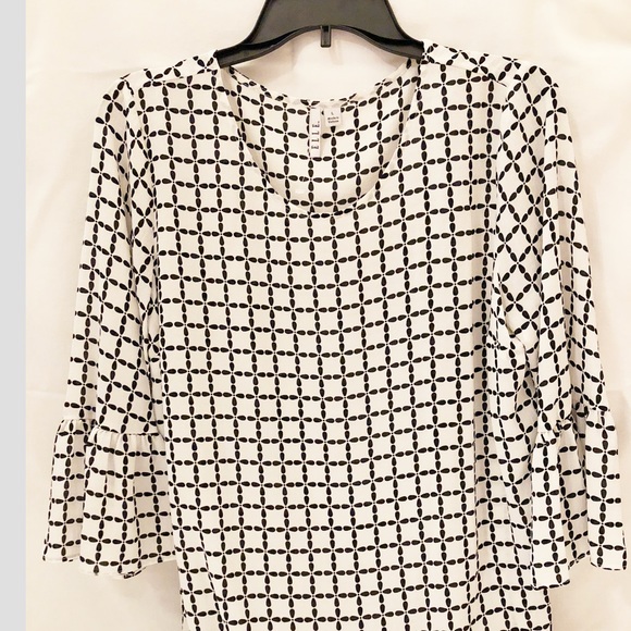 Elle Tops - Black & White Geometric Tunic Top